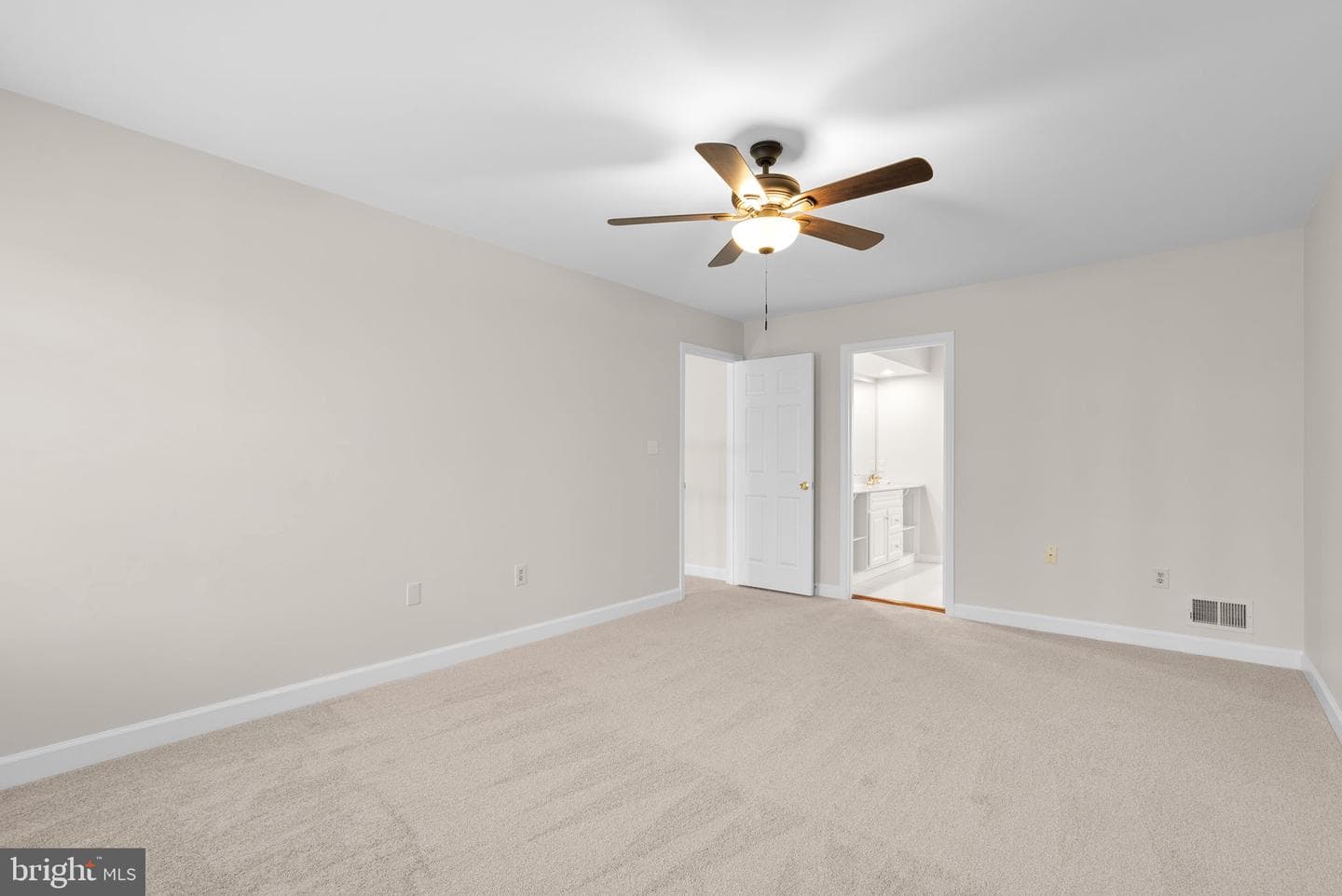 5820 Winegrove Court photo 28