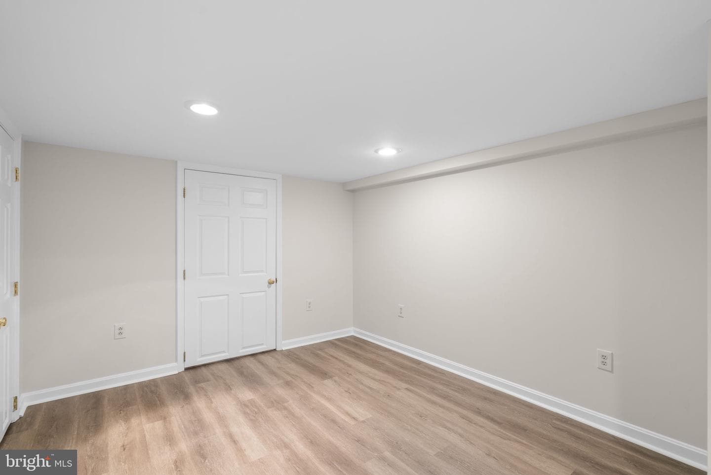 5820 Winegrove Court photo 32
