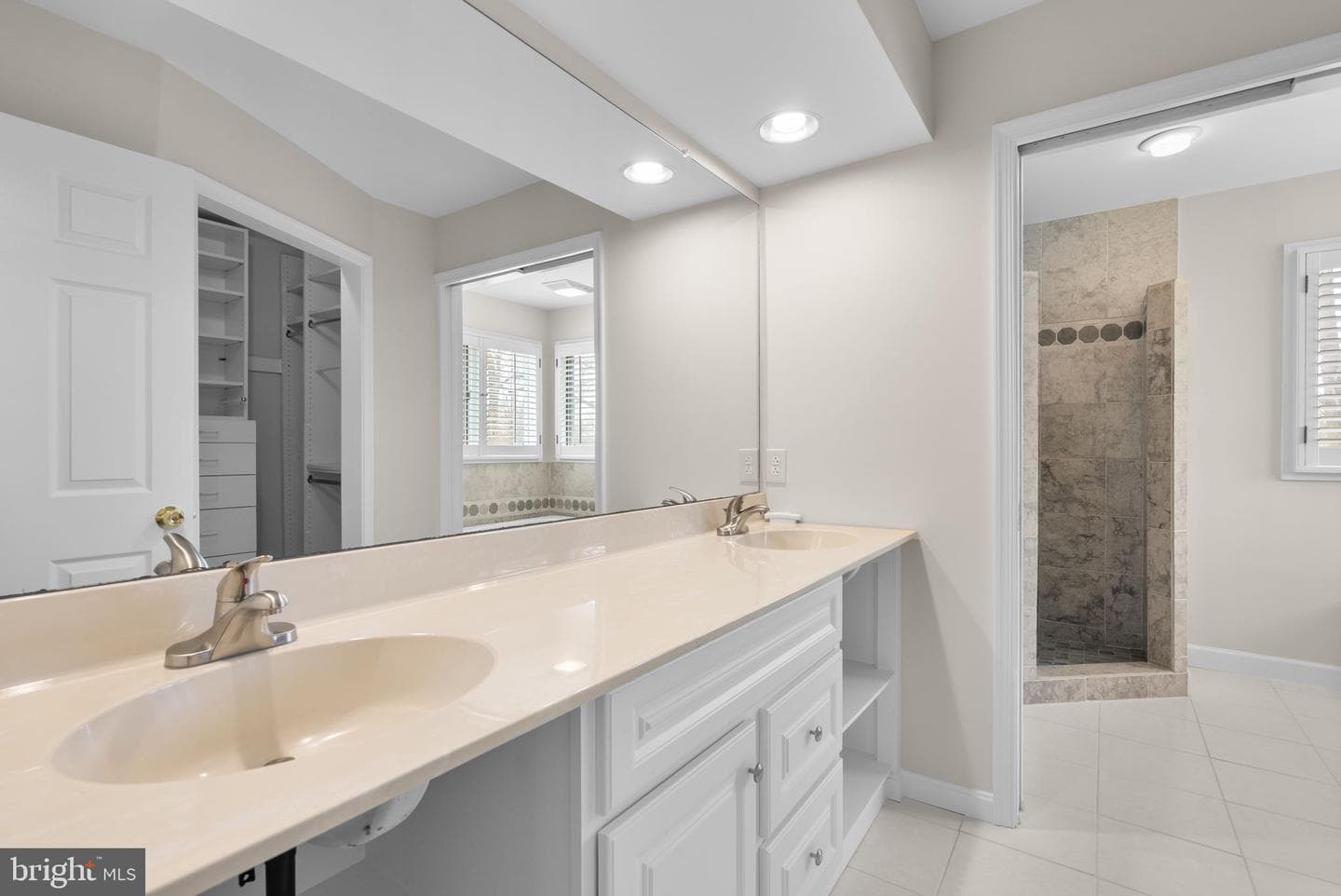 5820 Winegrove Court photo 47