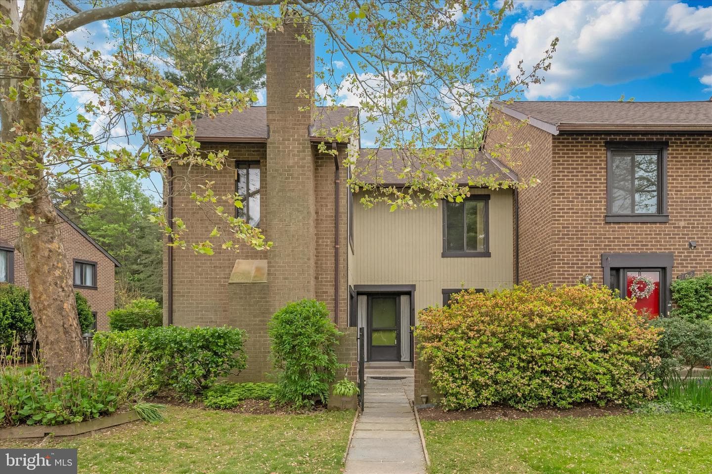 9700 Shadow Oak Drive