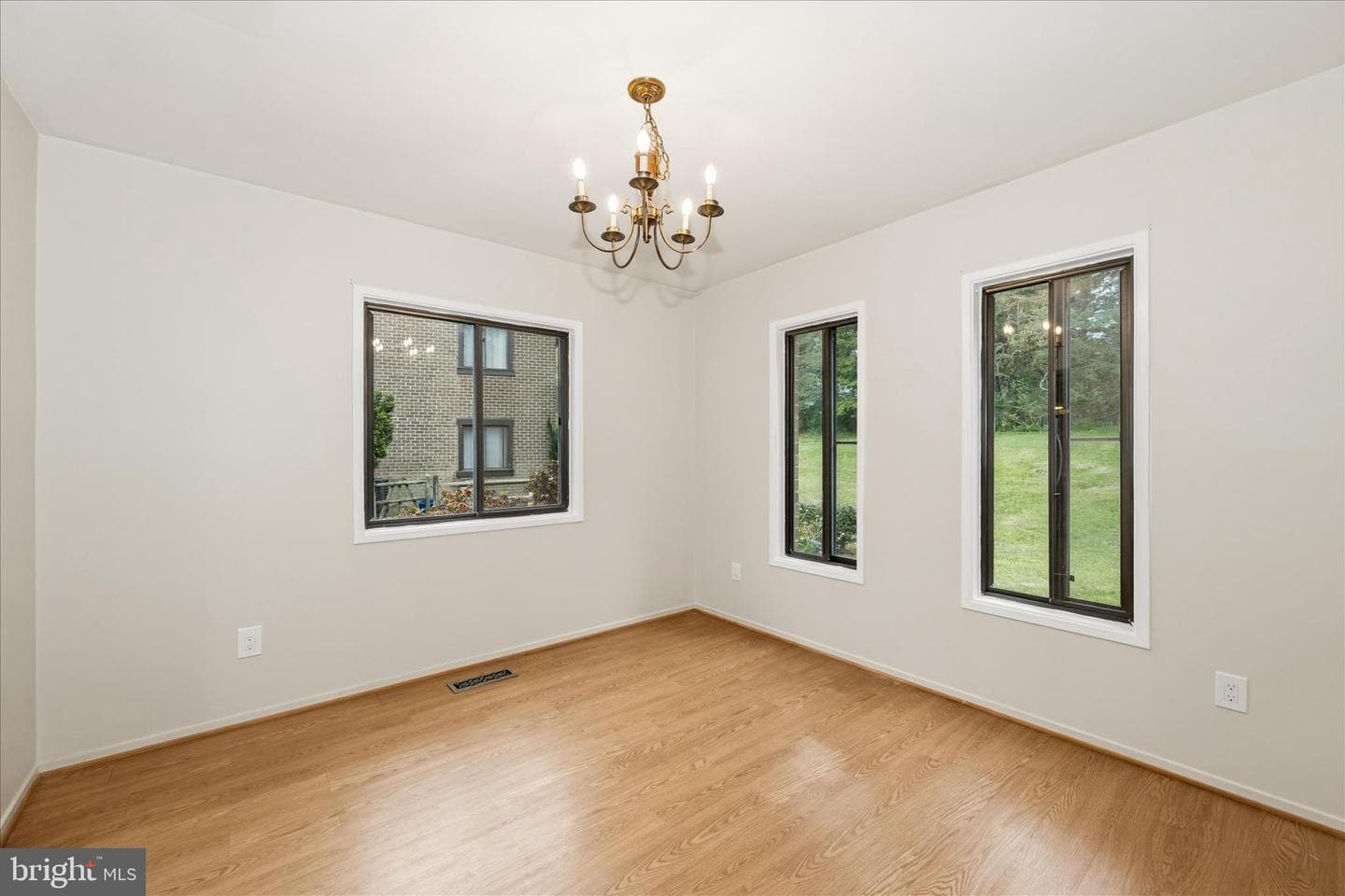 9700 Shadow Oak Drive photo 11