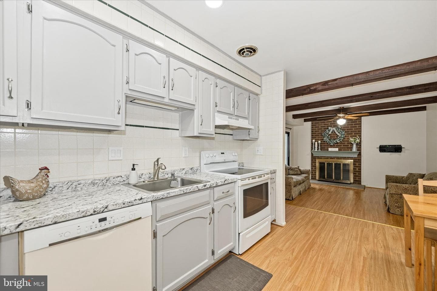 9700 Shadow Oak Drive photo 13