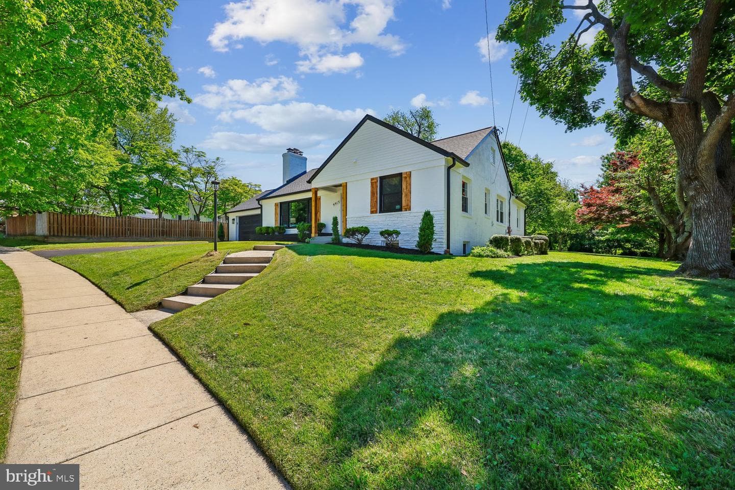 9915 Wildwood Road photo 4