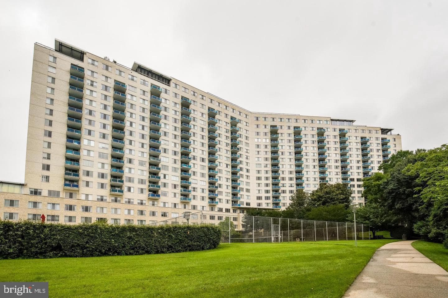10401 Grosvenor Place #324 photo 23