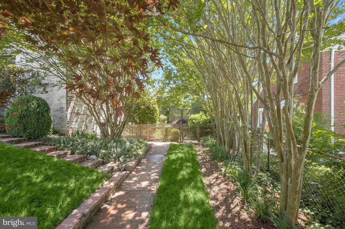 9405 Thornhill Road photo 32