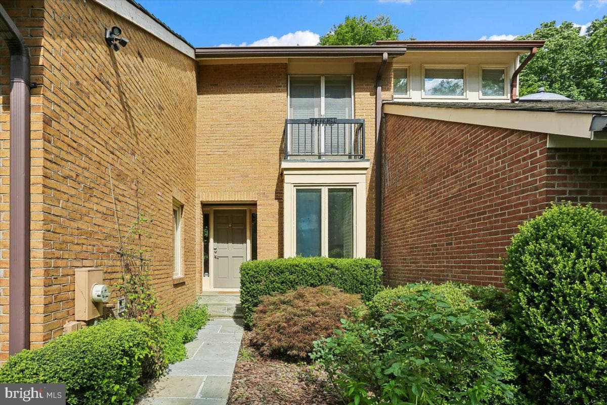 6113 Goldtree Way photo 3
