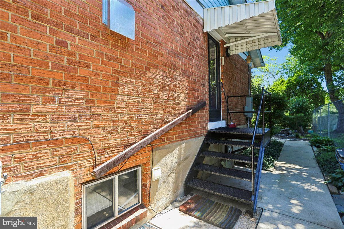 902 Malta Ln photo 14