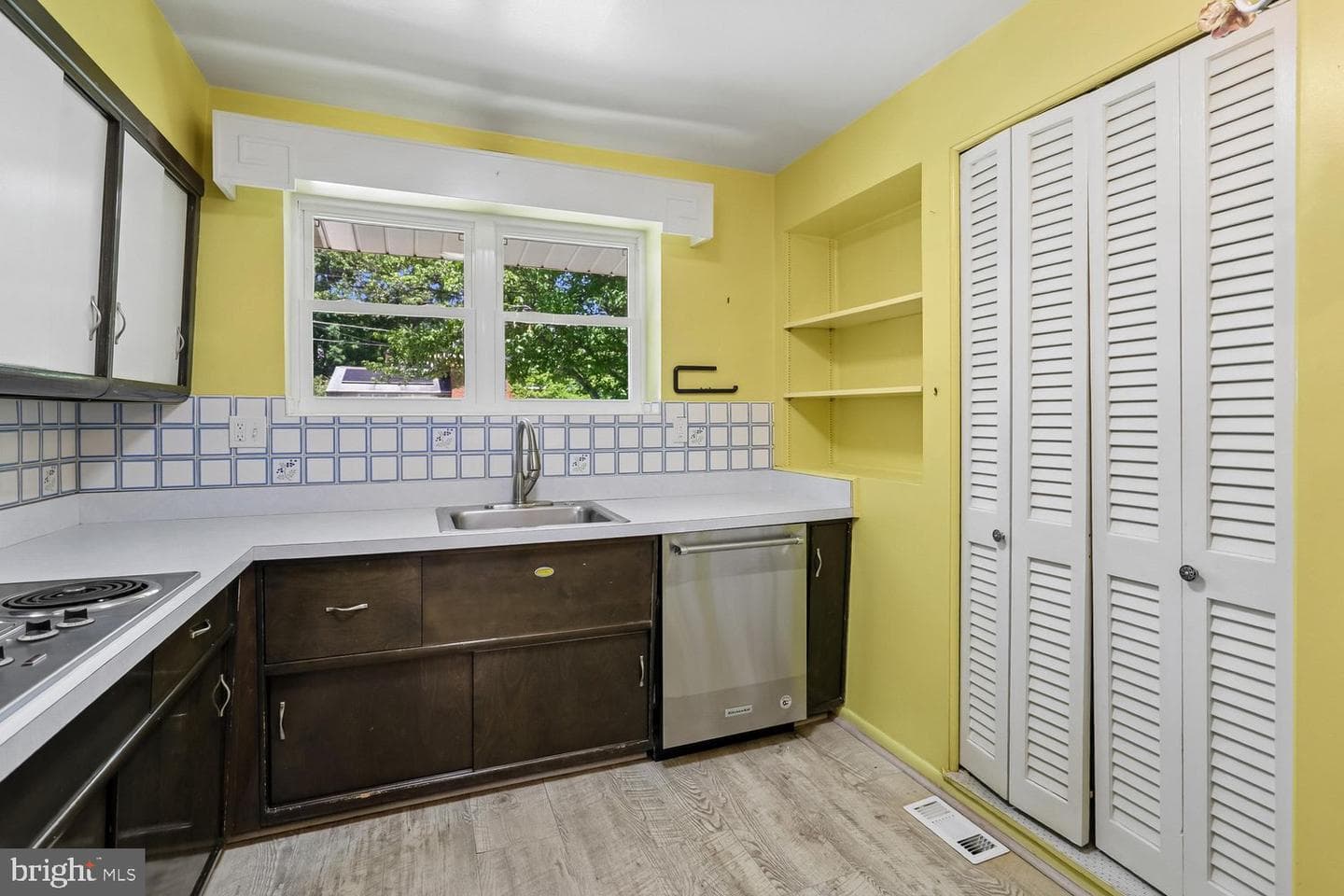 902 Malta Ln photo 18