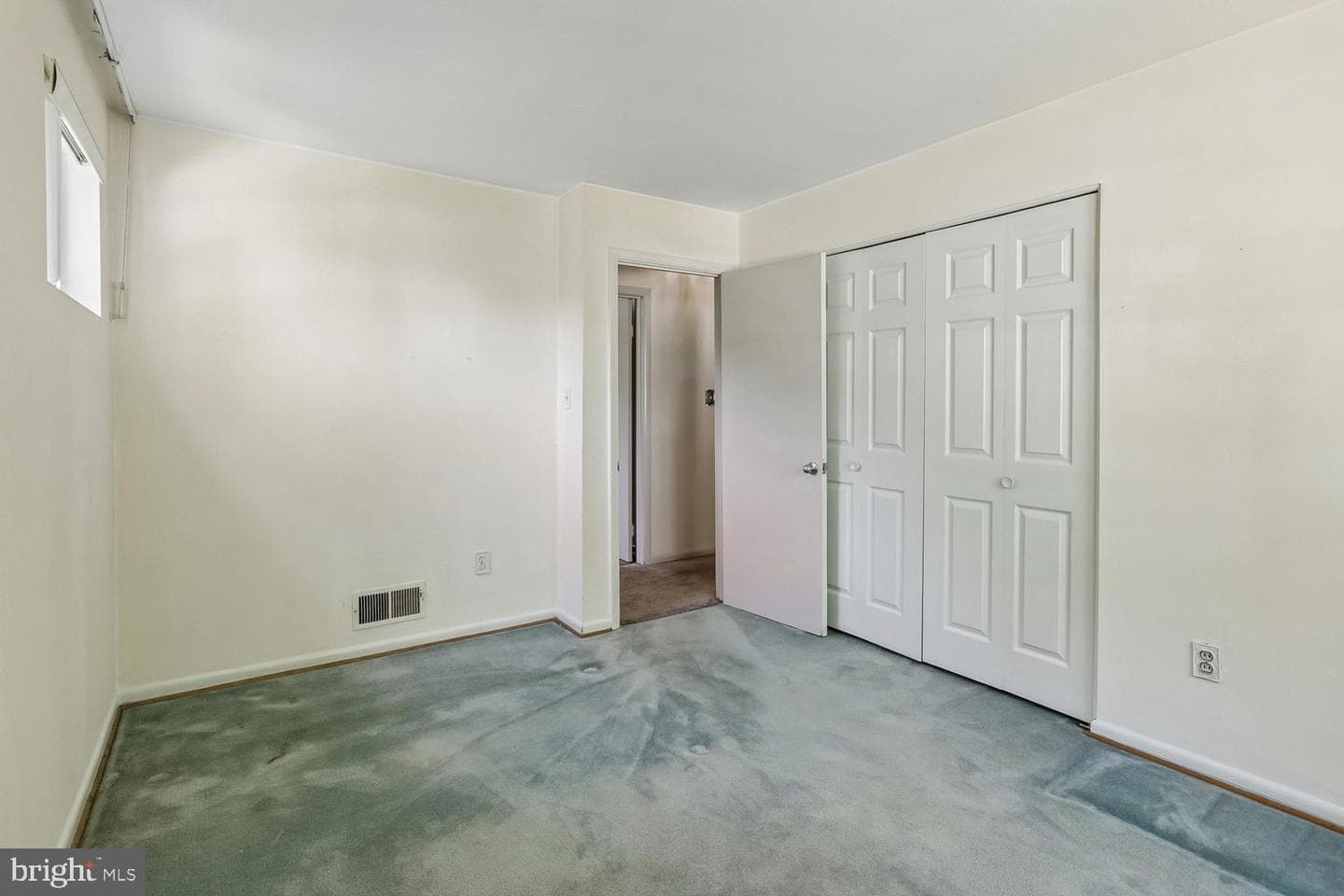 902 Malta Ln photo 32