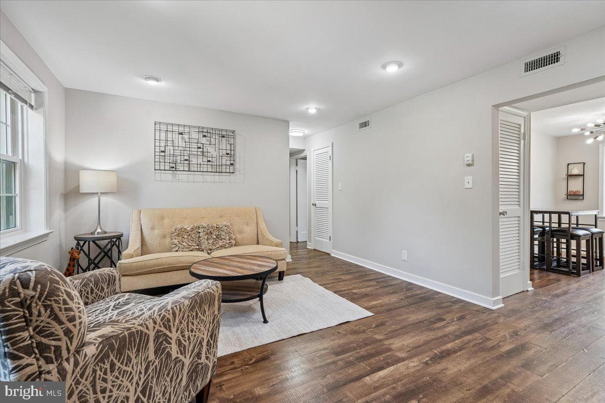 2222 Washington Avenue #101 photo 3
