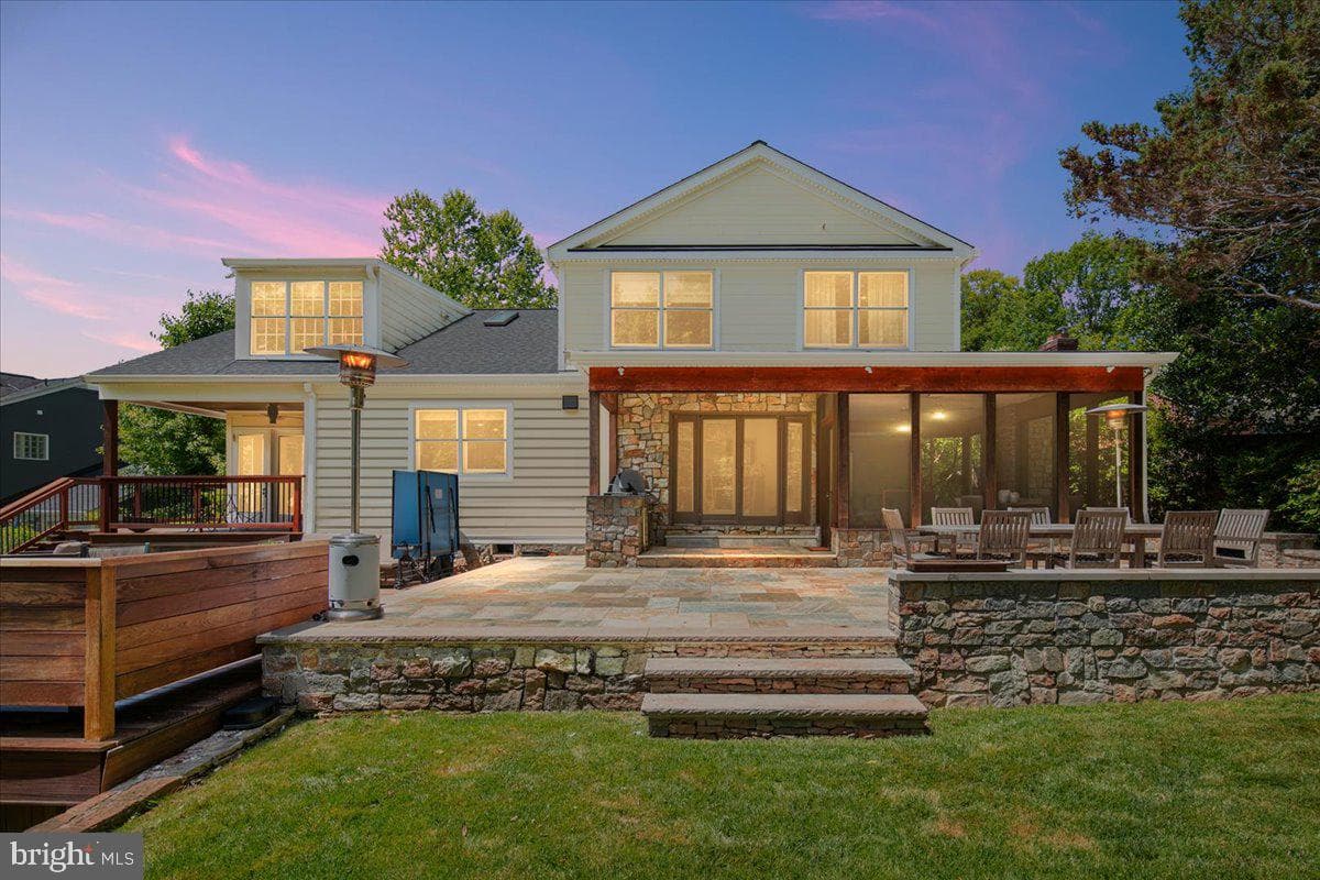 6413 Kenhowe Drive photo 2