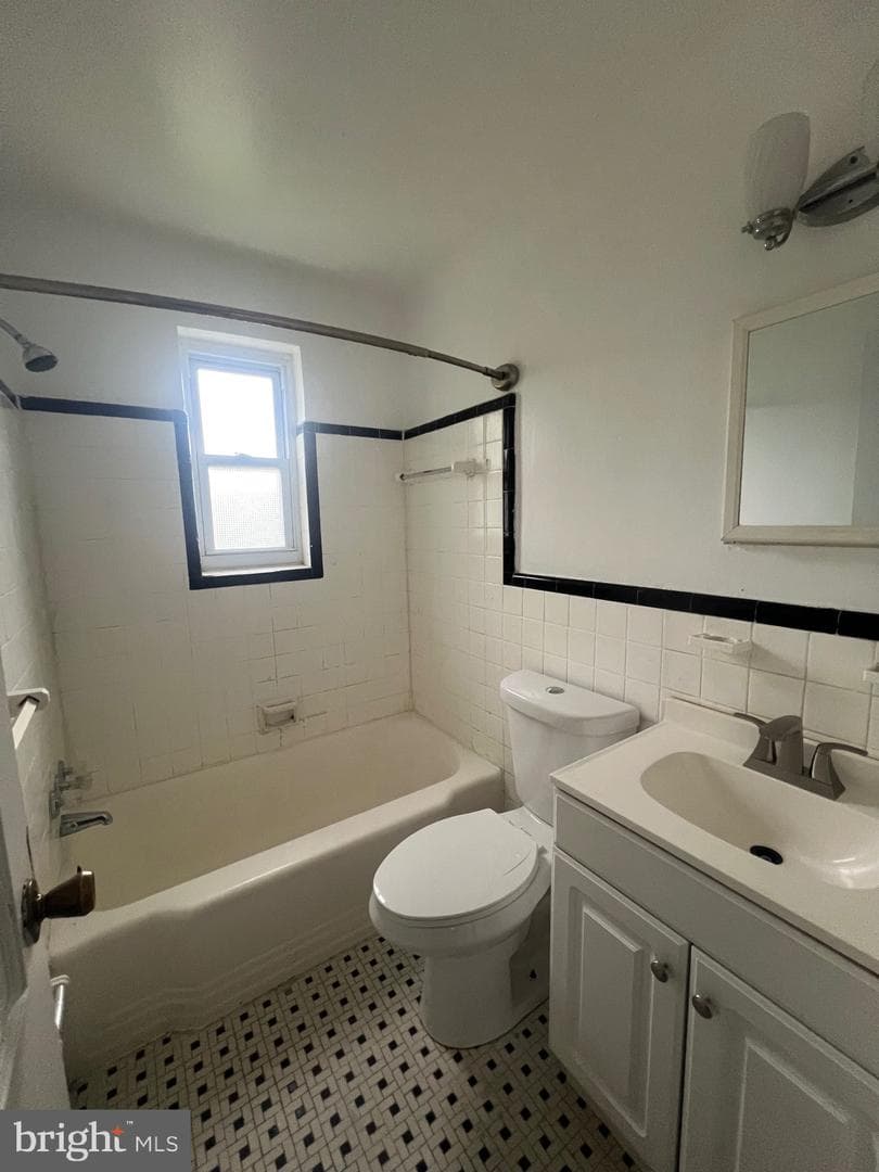 1760 E West Highway #1760 photo 10