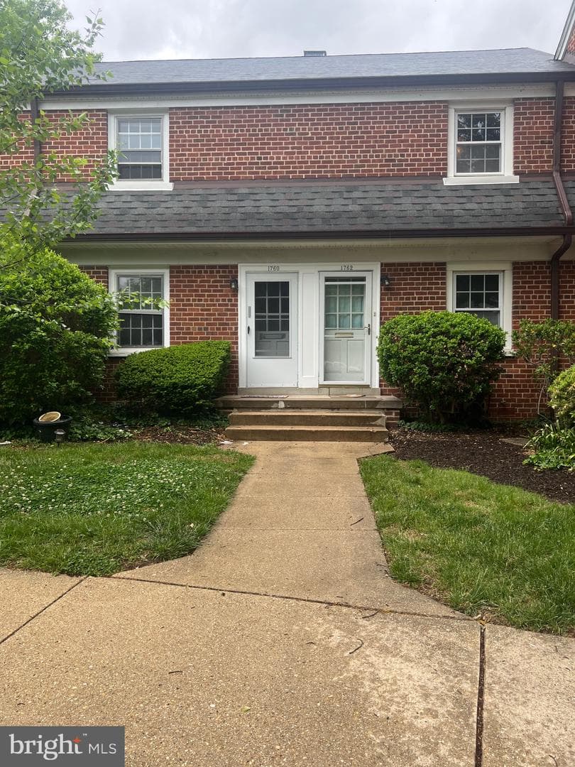 1760 E West Highway #1760 photo 3