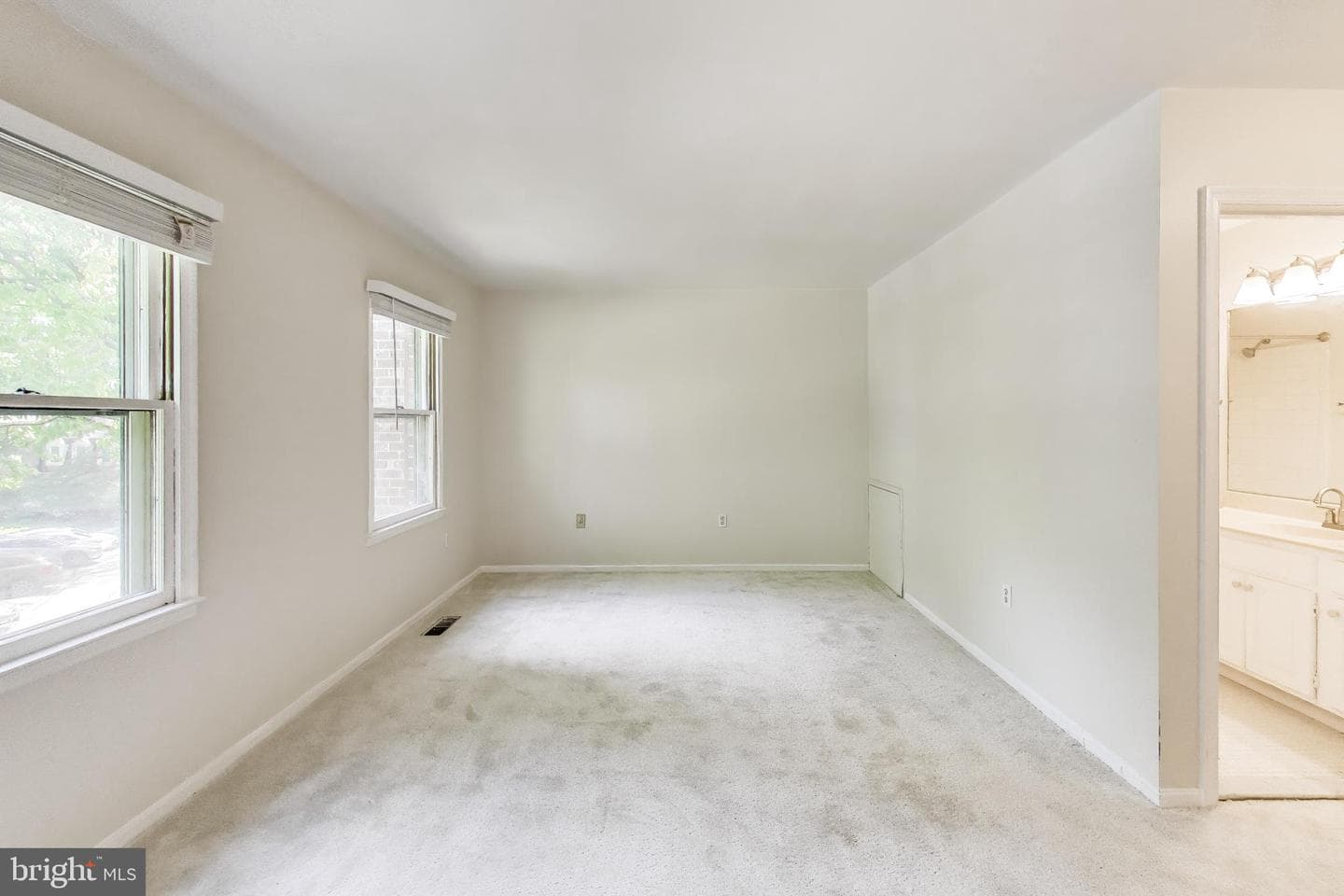 7709 Heatherton Lane photo 20