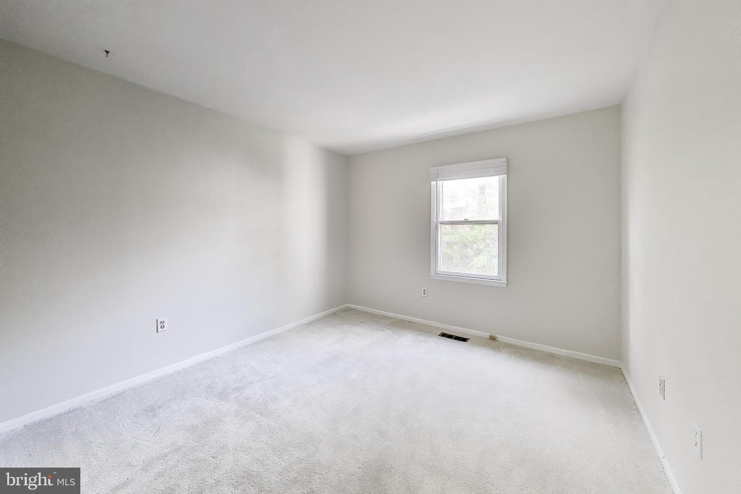 7709 Heatherton Lane photo 25
