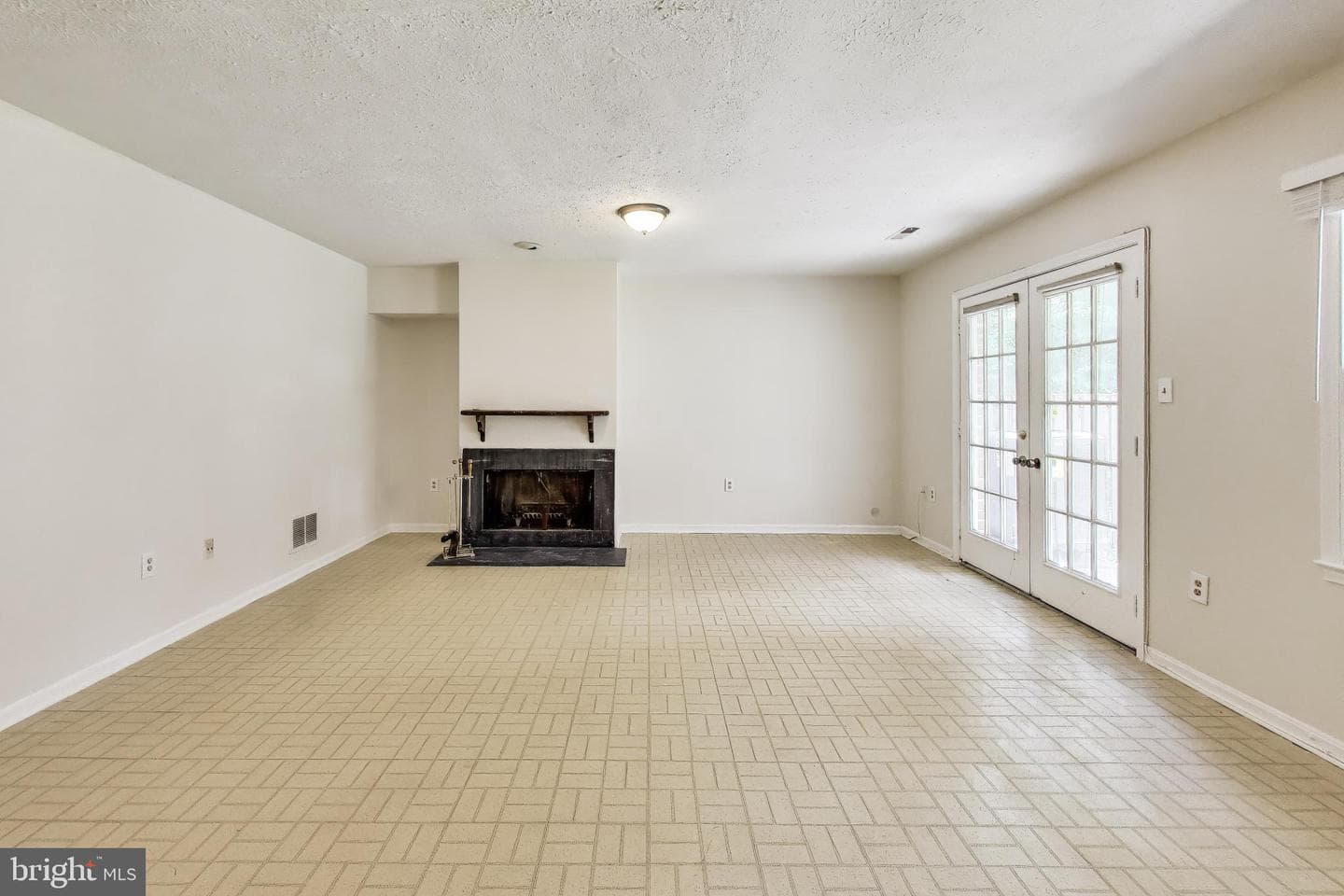 7709 Heatherton Lane photo 29