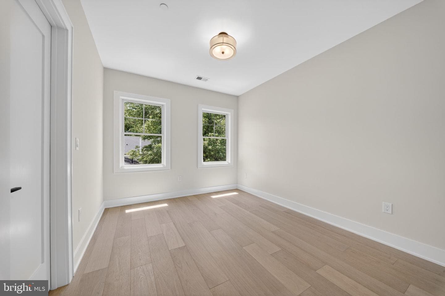 9906 Edward Avenue photo 29