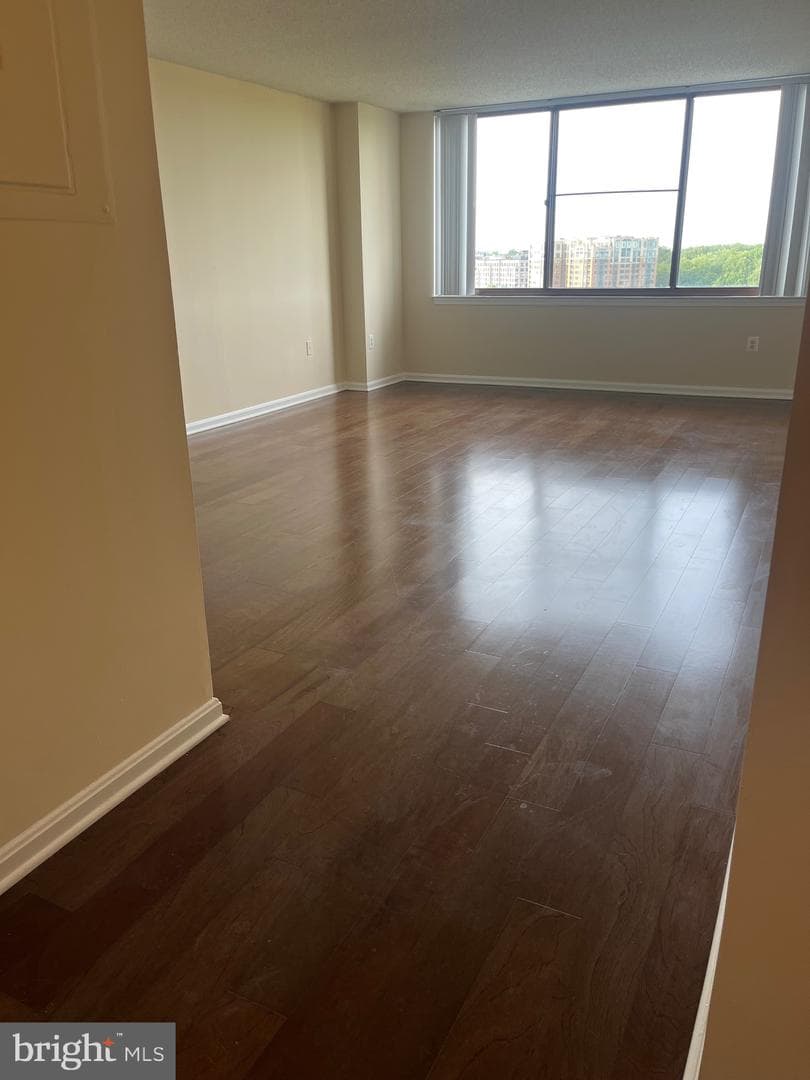 10101 Grosvenor Place #1613 photo 6