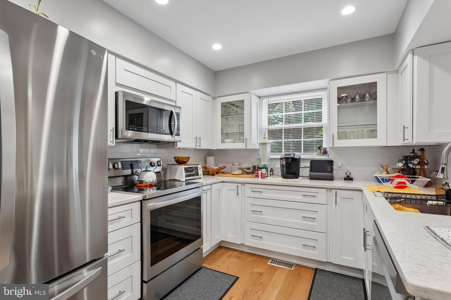 18219 Fox Chase Circle photo 4