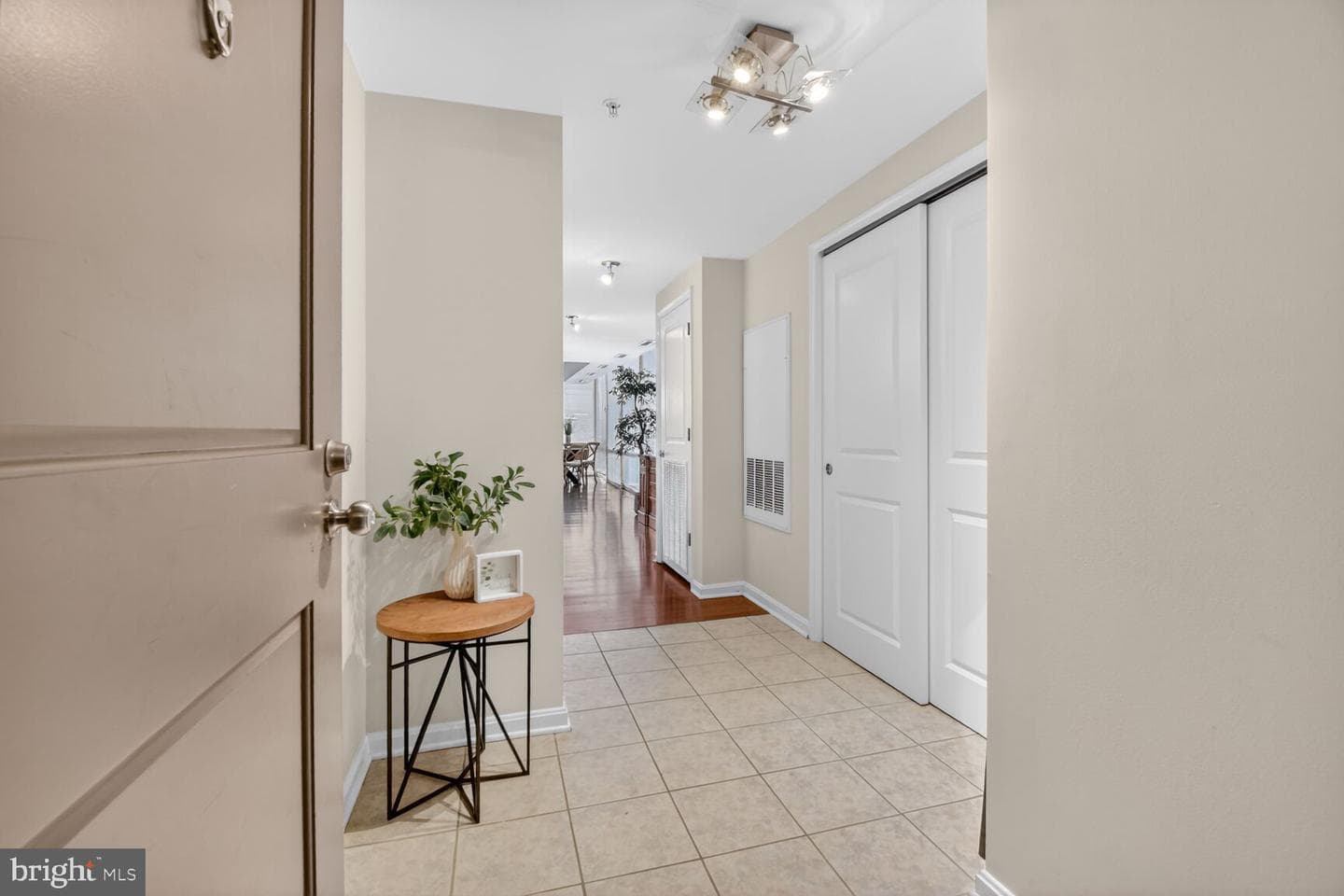 930 Wayne Avenue #405 photo 4