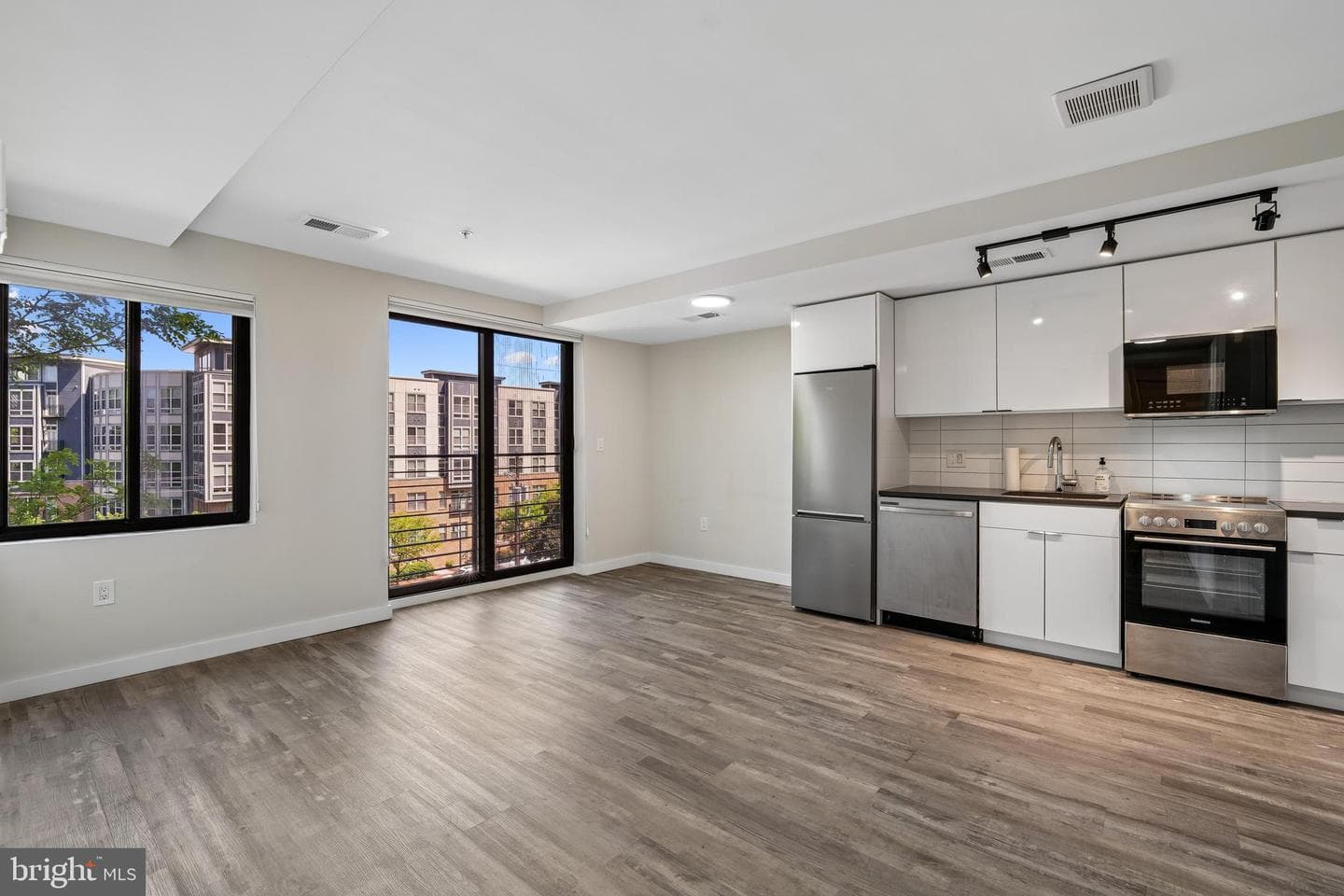 700 Roeder Road #401 photo 10