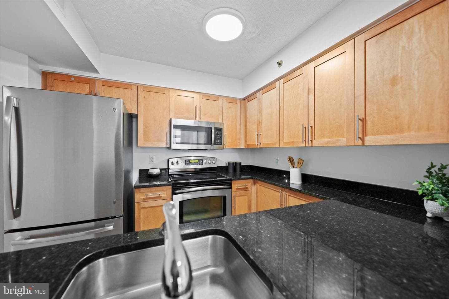 7500 Woodmont Avenue #s610 photo 4