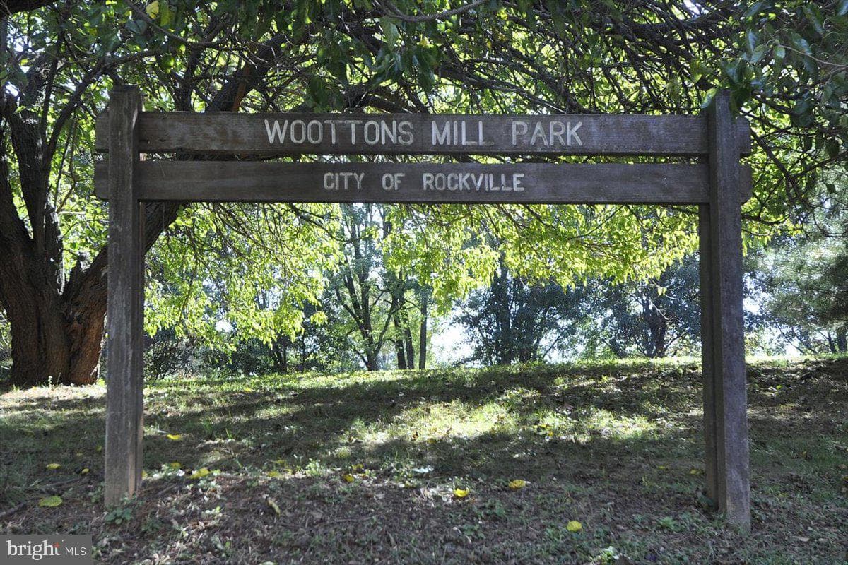 240 Watts Branch Parkway photo 43