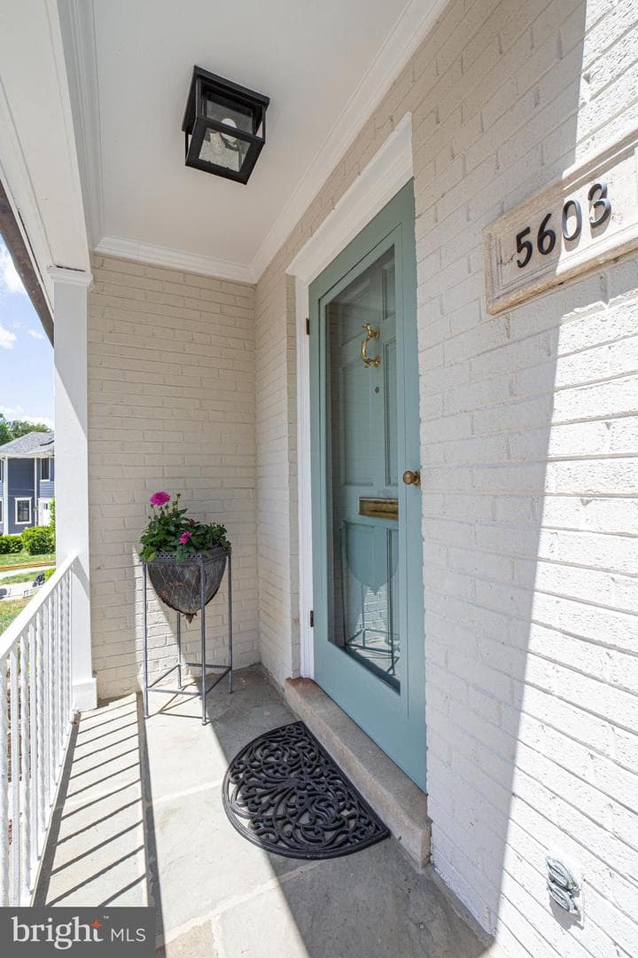 5603 Wood Way photo 4