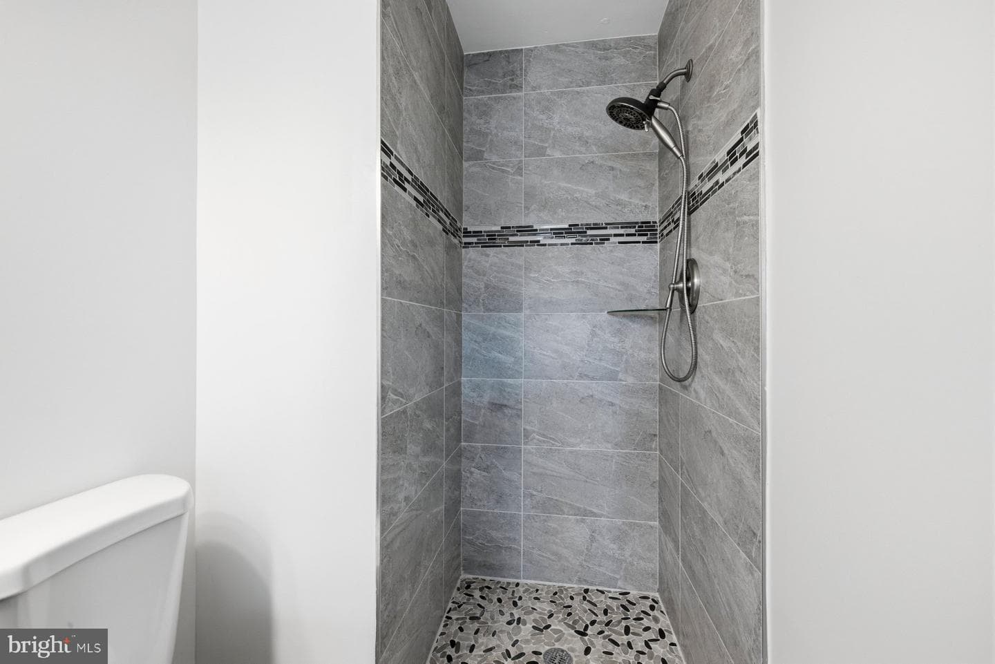 19103 Grotto Lane photo 29
