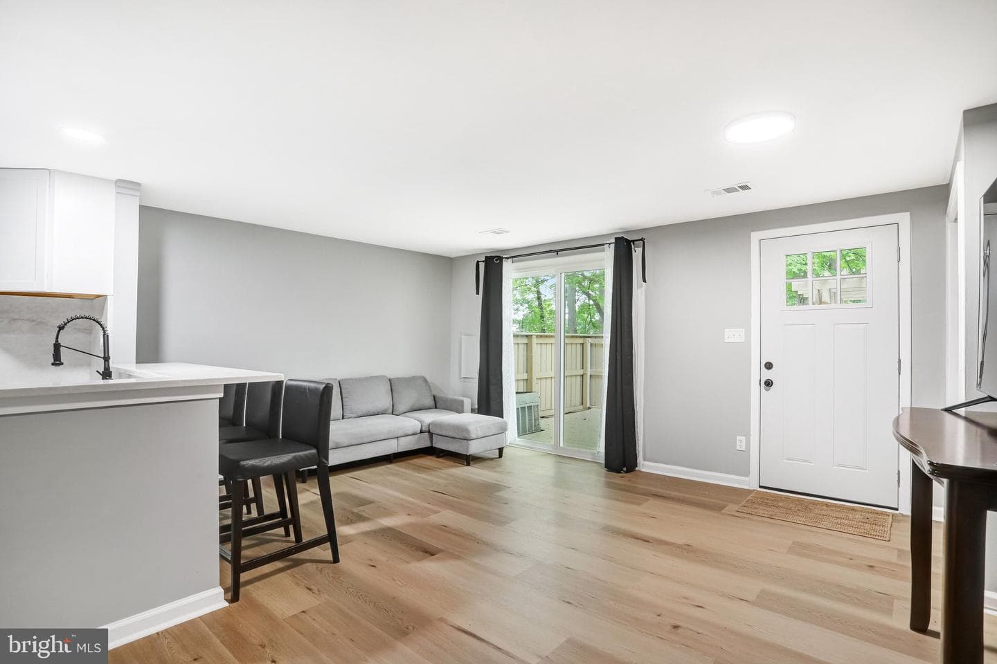 8852 Welbeck Way photo 3