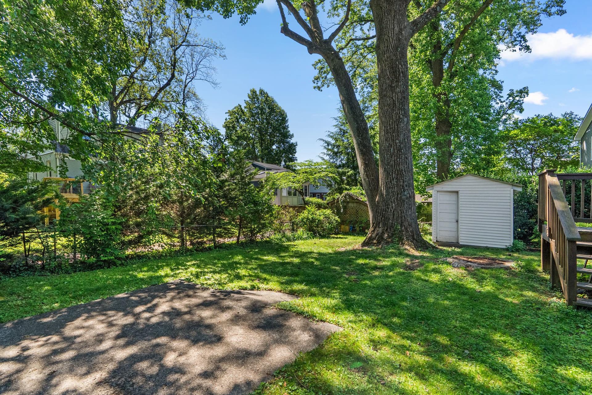 9911 Renfrew Road photo 45