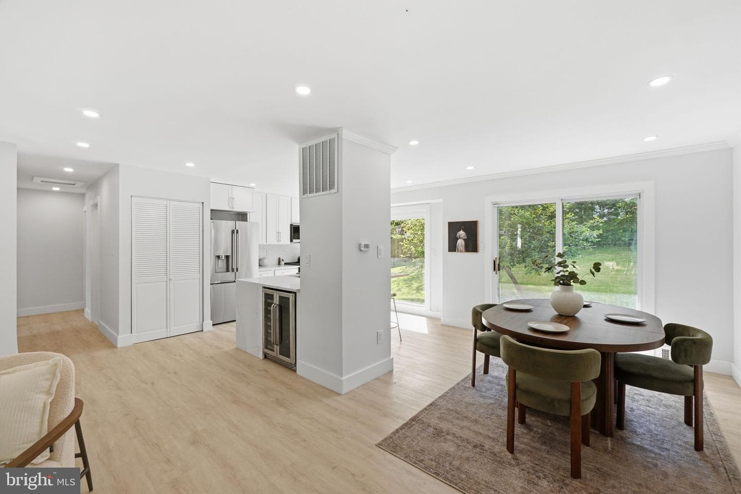13710 Arctic Avenue photo 18