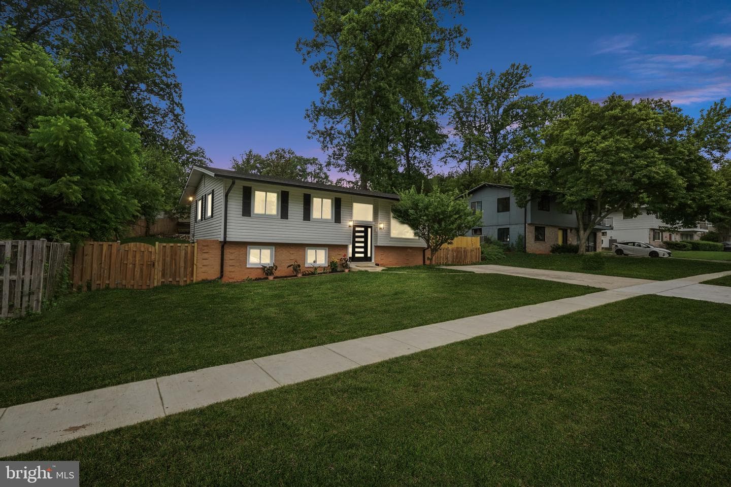 13710 Arctic Avenue photo 3