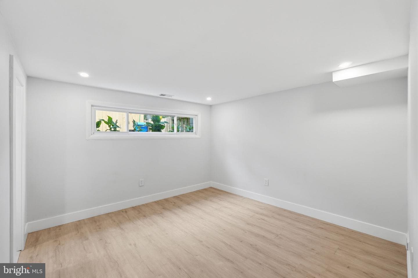13710 Arctic Avenue photo 37