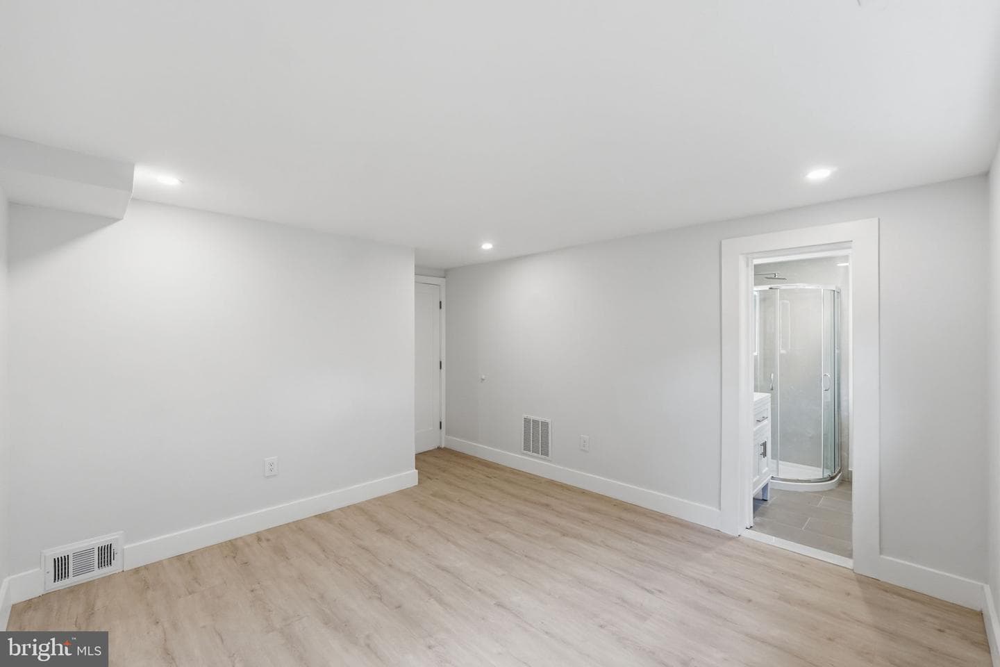 13710 Arctic Avenue photo 38