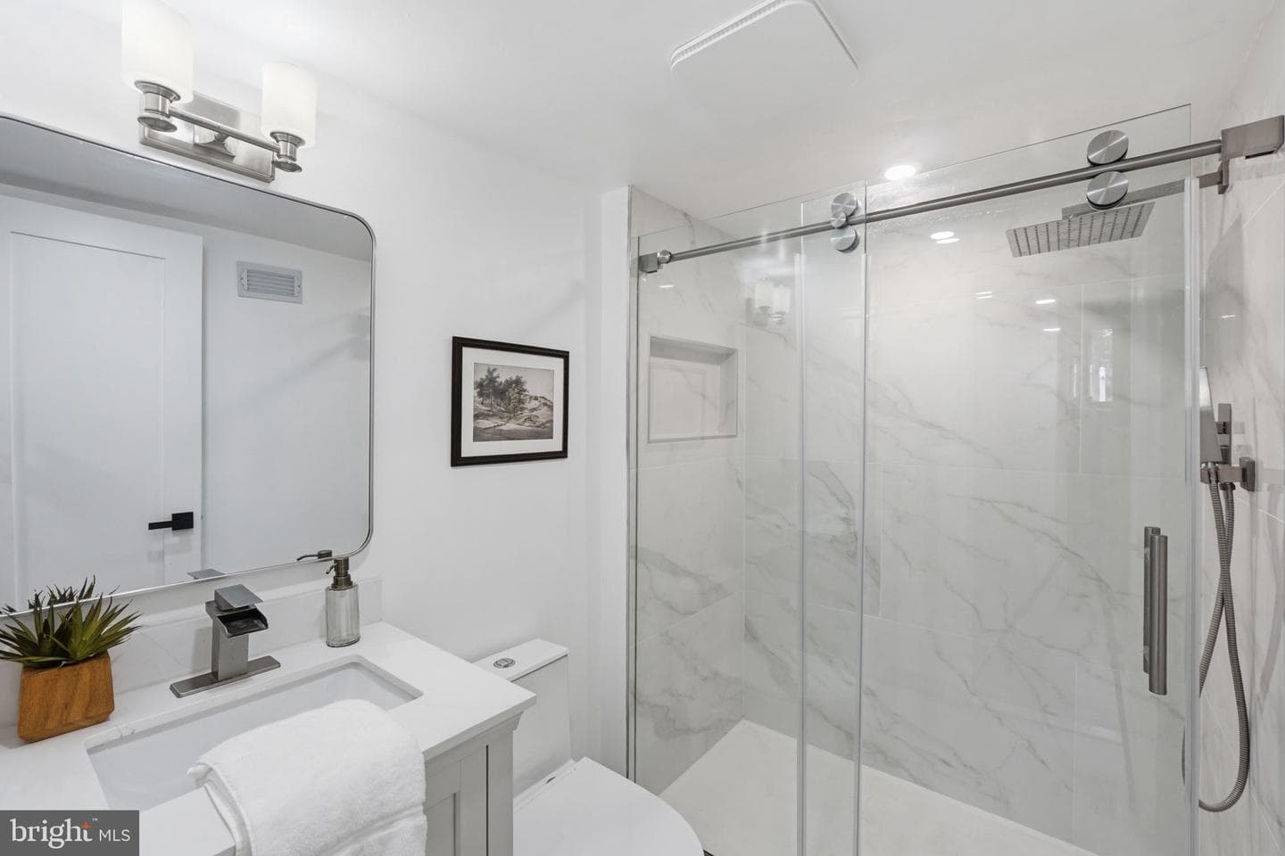 13710 Arctic Avenue photo 39