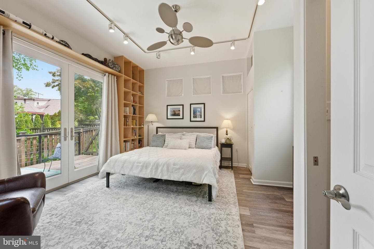 9109 Bradford Road photo 25