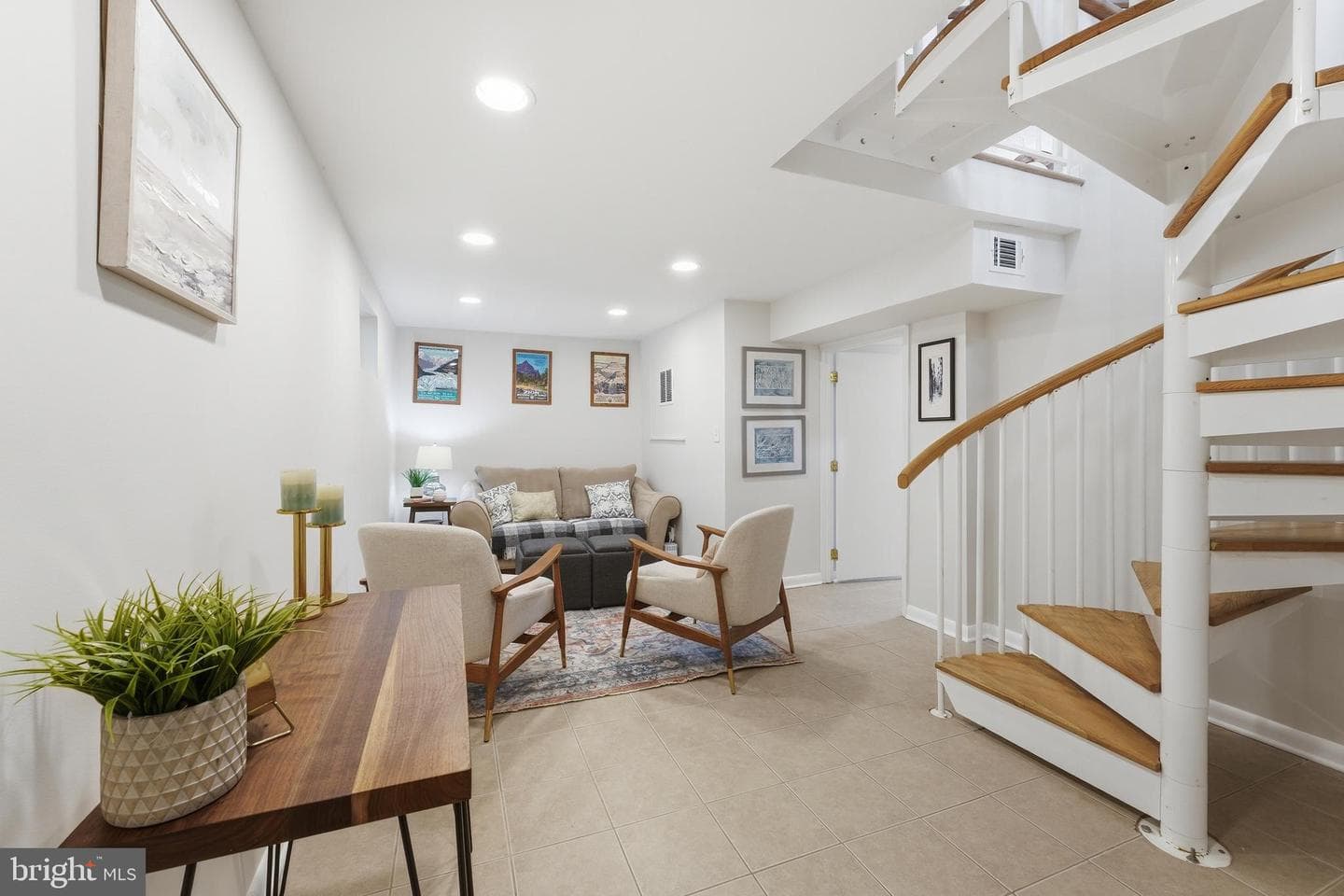 9109 Bradford Road photo 35