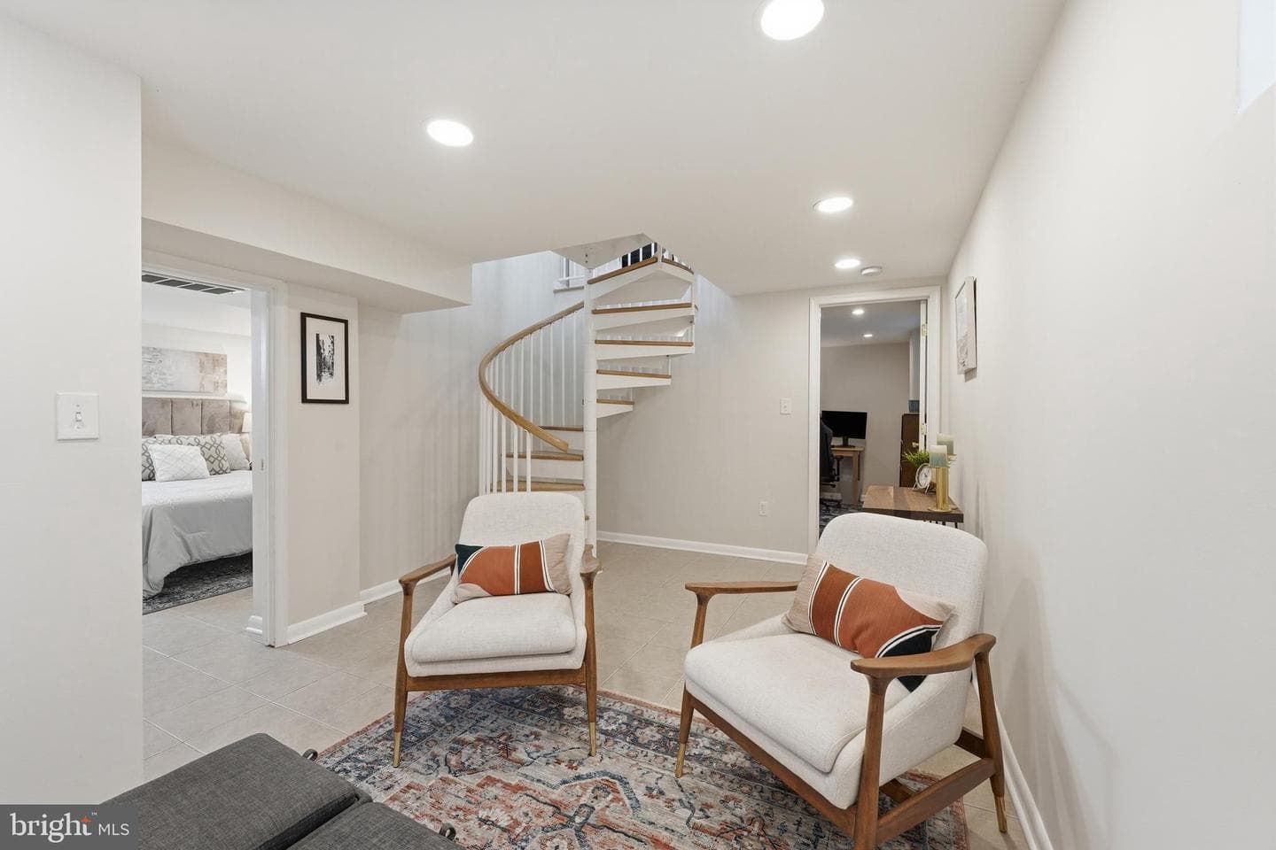 9109 Bradford Road photo 37
