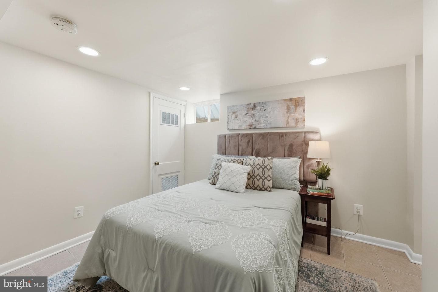 9109 Bradford Road photo 41