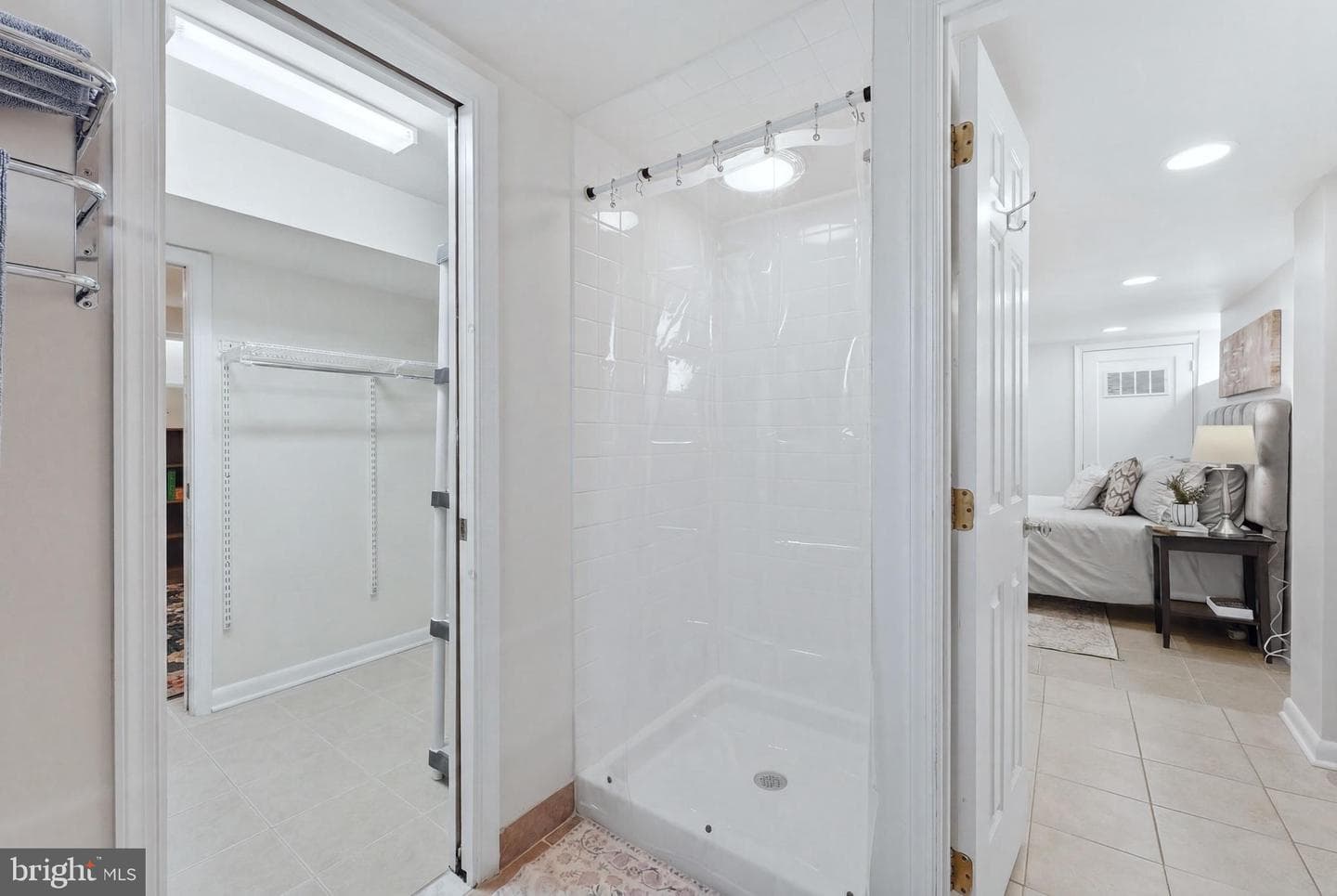 9109 Bradford Road photo 45