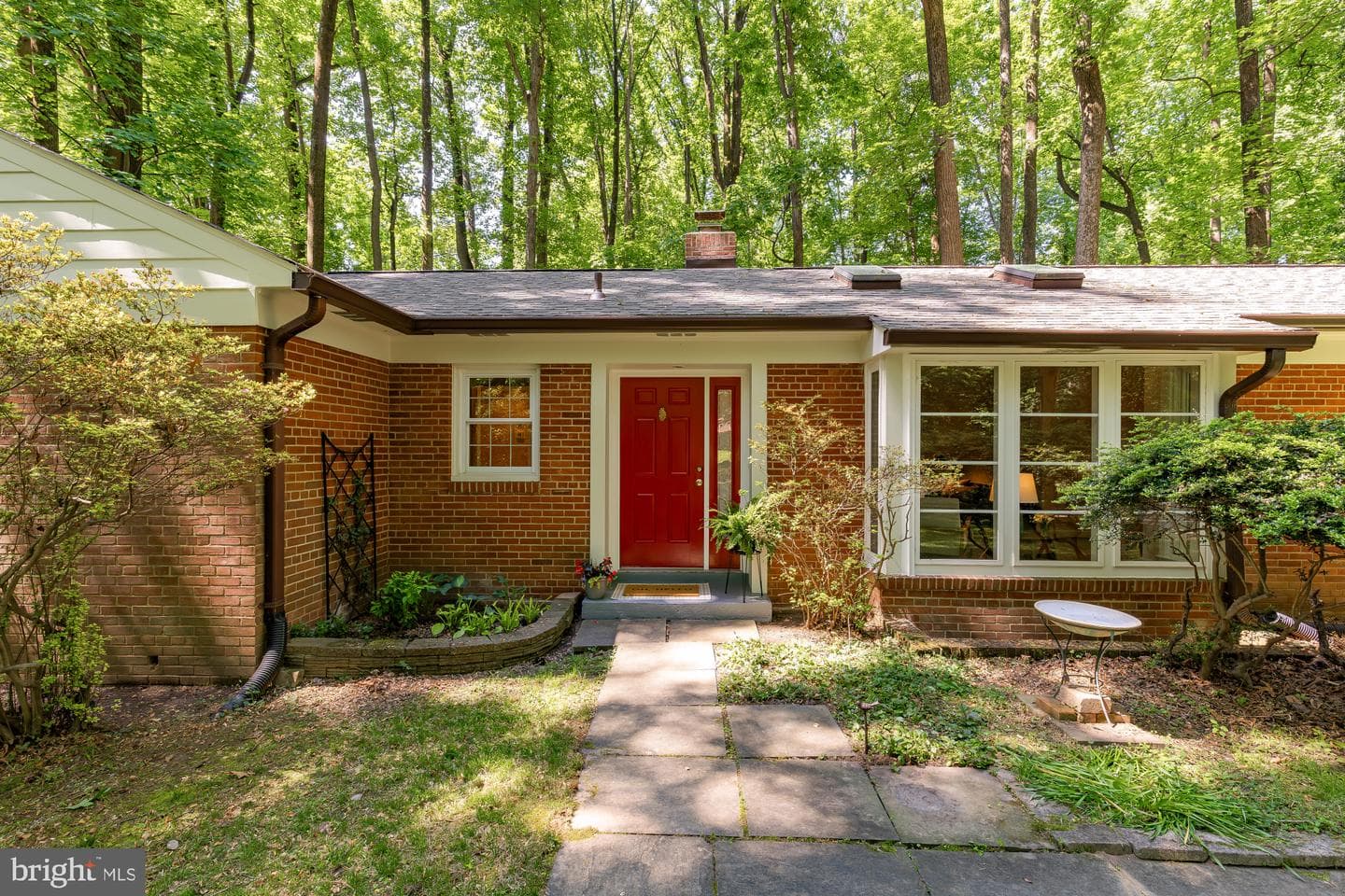 1109 Crowfoot Lane photo 4