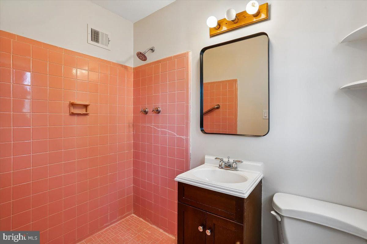 10701 Brunswick Avenue photo 21