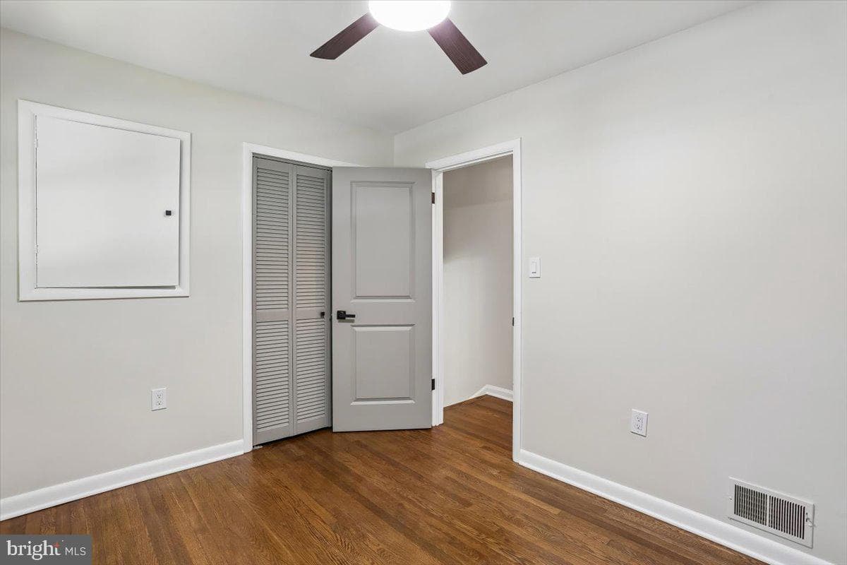 10701 Brunswick Avenue photo 24