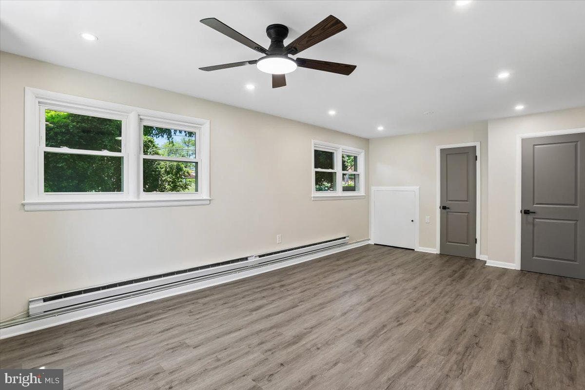 10701 Brunswick Avenue photo 30