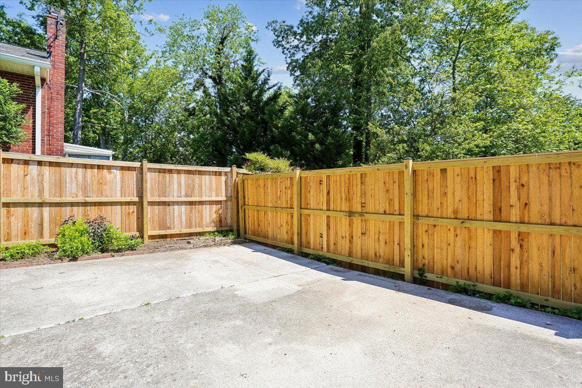 10701 Brunswick Avenue photo 46