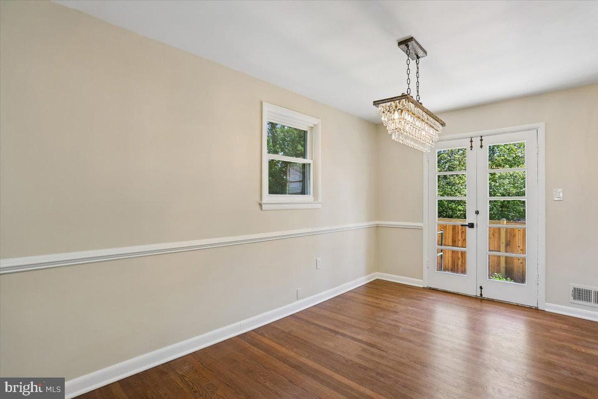 10701 Brunswick Avenue photo 8
