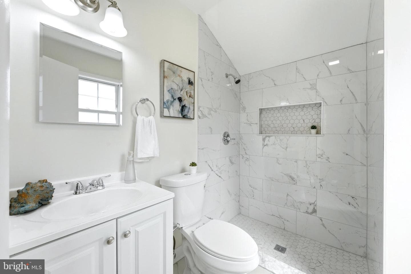 1105 Chiswell Lane photo 32