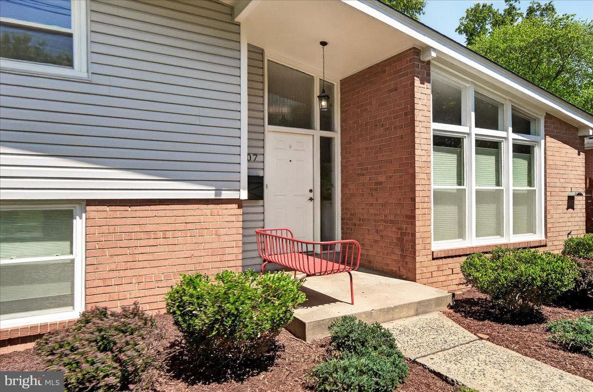 707 Hyde Road photo 5