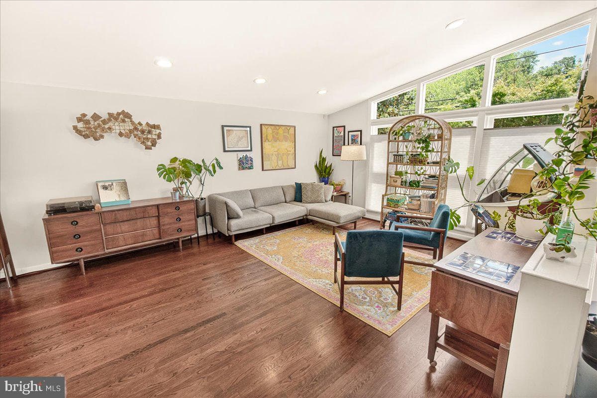 707 Hyde Road photo 9